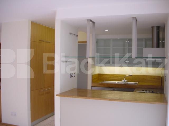 			MODERN 2 BEDROOM APARTMENT IN A PORTERED DEVELOPMENT, 2 Bedroom, 1 bath, 1 reception Flat			 Ice Wharf  , KINGS CROSS 